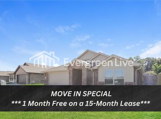 2111 Tallgrass Ter, Centerton, AR 72719