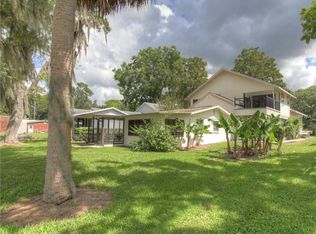 560 George St S, Tarpon Springs, FL 34688