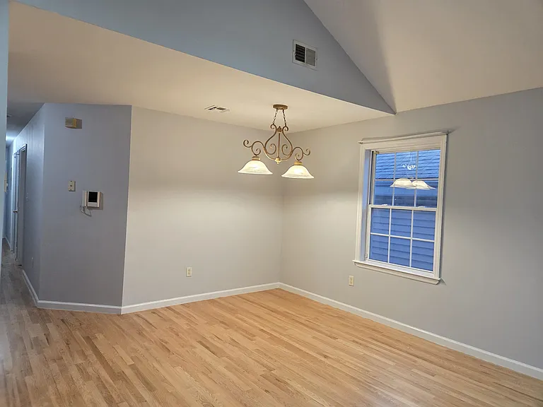 27 Jewett Ave #2 — Photo 5