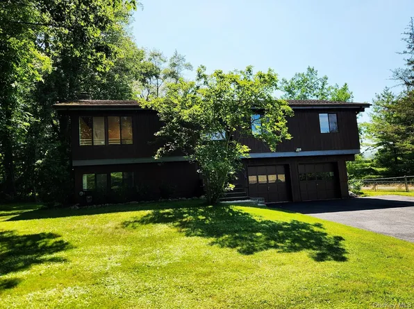 2 Mountain View Court, Pomona, NY 10970