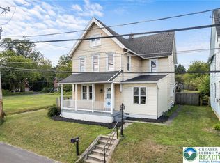 297 Blue Mountain Dr, Walnutport, PA 18088