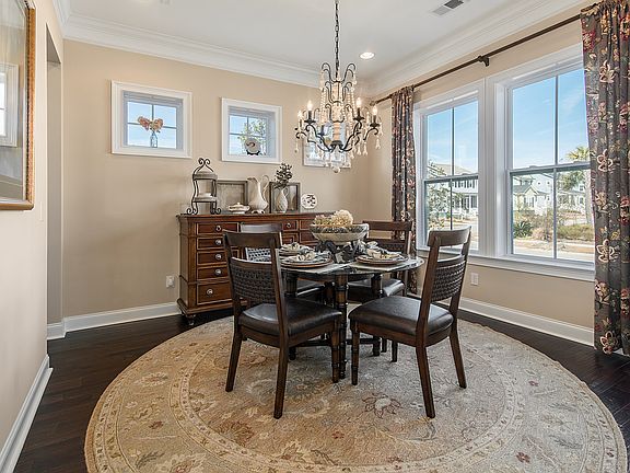 Dining Room & Butler's Pantry