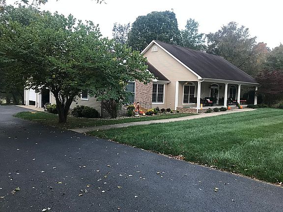 3rd image of 301 Deer Park Dr
