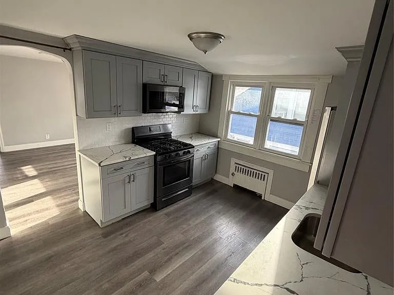 47 N 17th St — Photo 12
