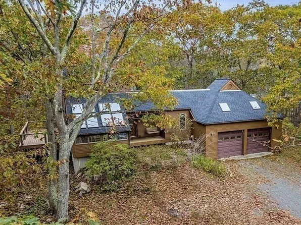 122 South St, Rockport, MA 01966