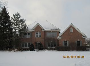 11 Milton Ct, Cary, IL 60013