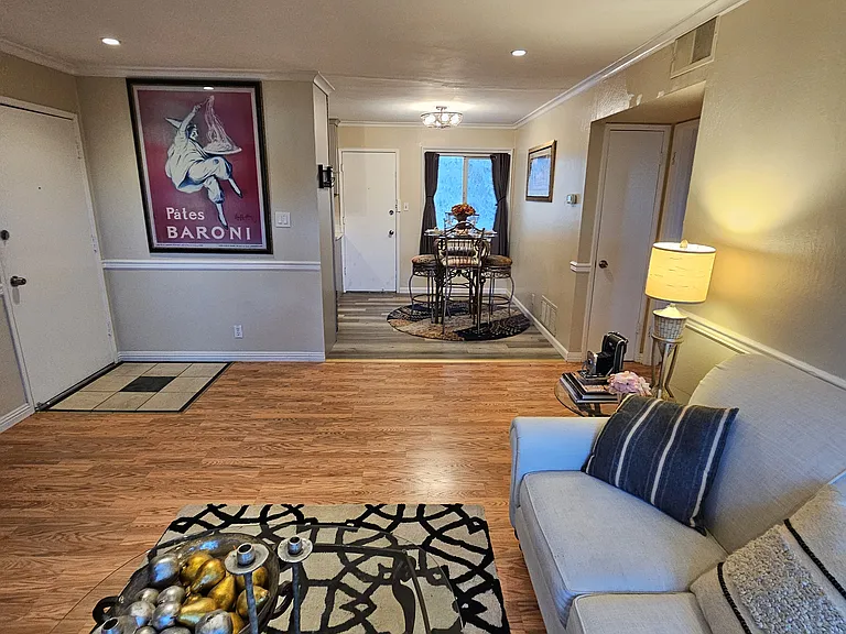 1030 Berrellesa St #C — Photo 2