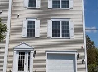 1 Harbor Mist Dr, Fairhaven, MA 02719