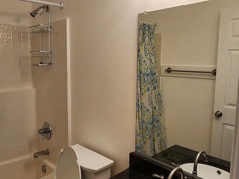 6917 Vanderbilt Ave — Photo 45