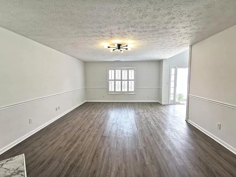 1844 Kristen Ct — Photo 6