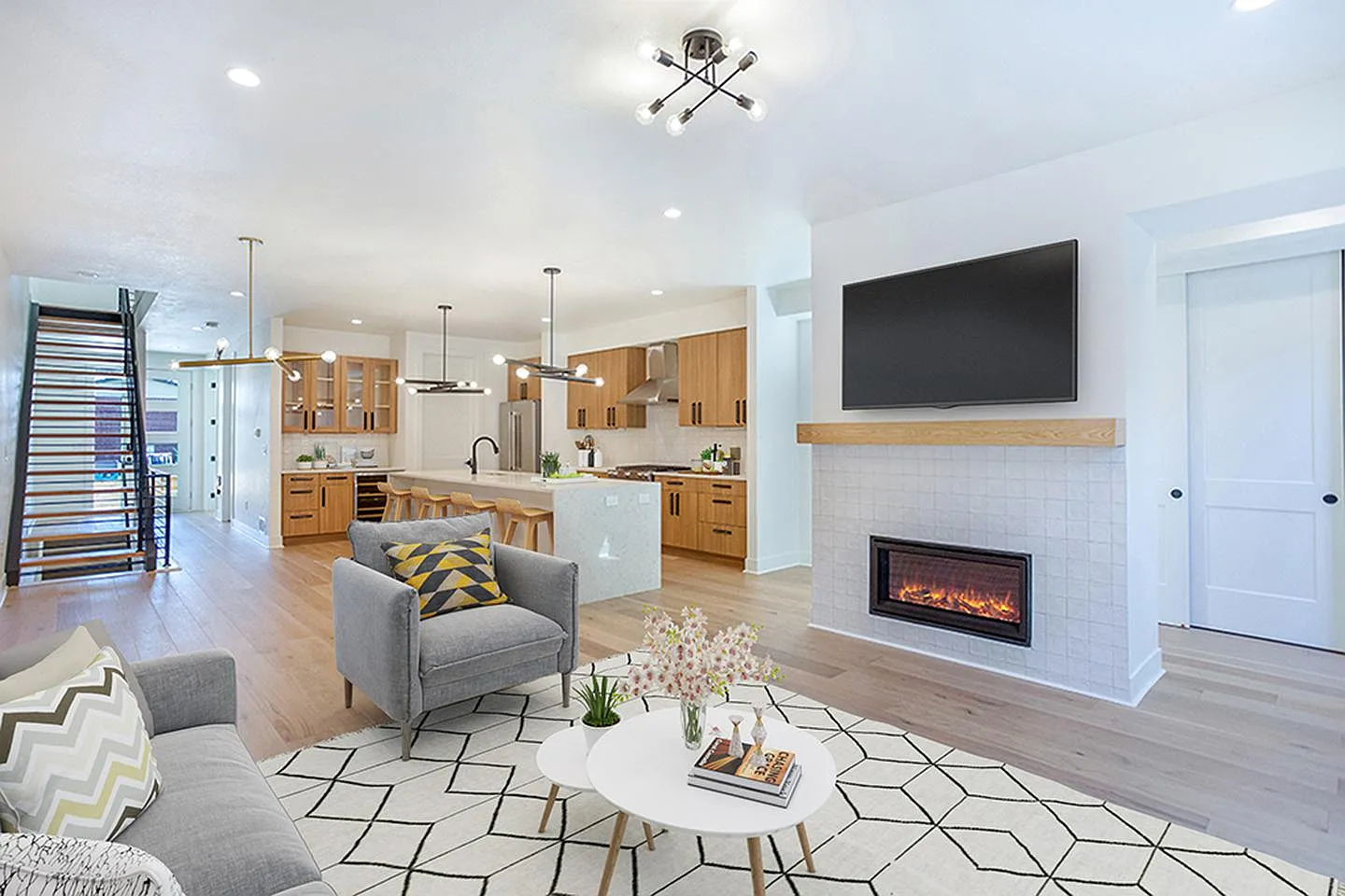 Swanky Sunnyside townhome near 41st & Fox light rail — Photo 1