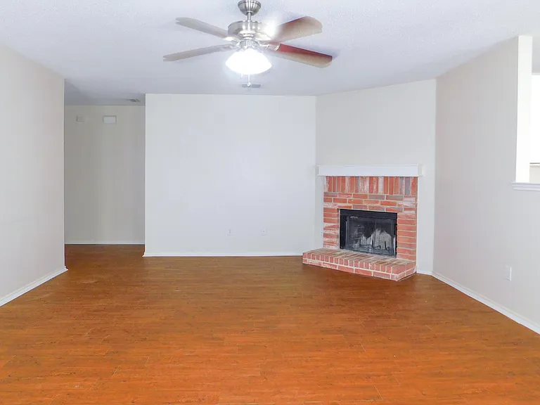 3230 Andalusian Dr — Photo 5