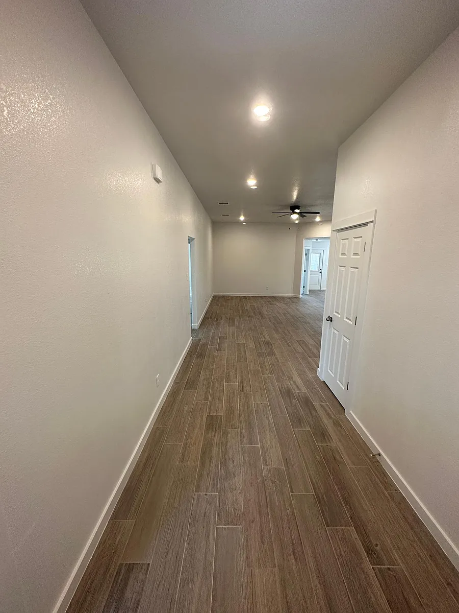 Building Photo - 1503 Fiddle Wood Way