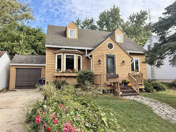 1321 Blaine Avenue, Janesville, WI 53545