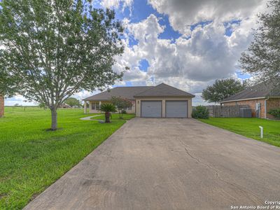 201 Castlewood, Seguin, TX, 78155