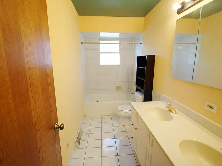 613 N Howard Ave — Photo 6