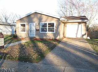 902 S Wright St, Bloomington, IL 61701