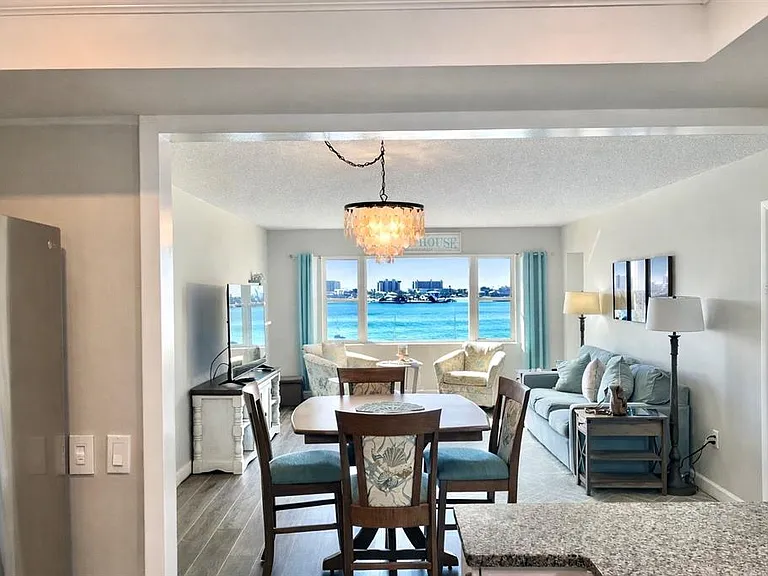 4550 Cove Cir #804 — Photo 12
