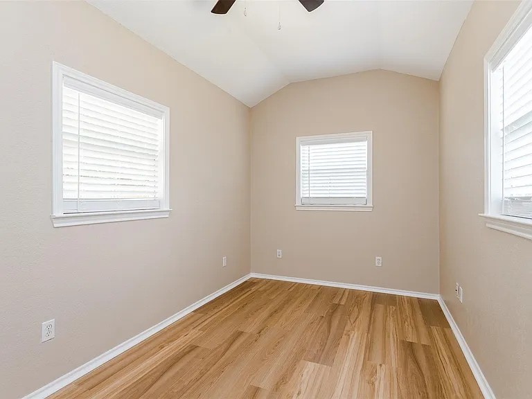 3406 Hastings Dr — Photo 20