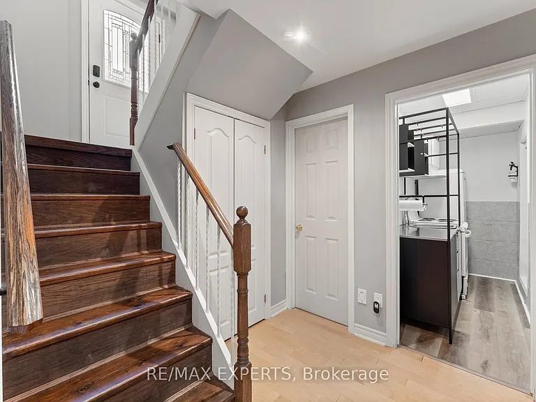 100 Hesp Dr #BASEMENT — Photo 6