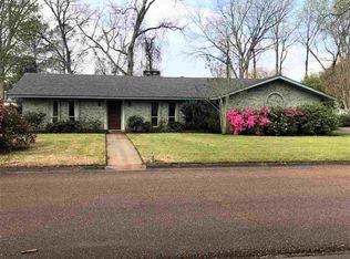 102 N Meadow Rd, Natchez, MS 39120