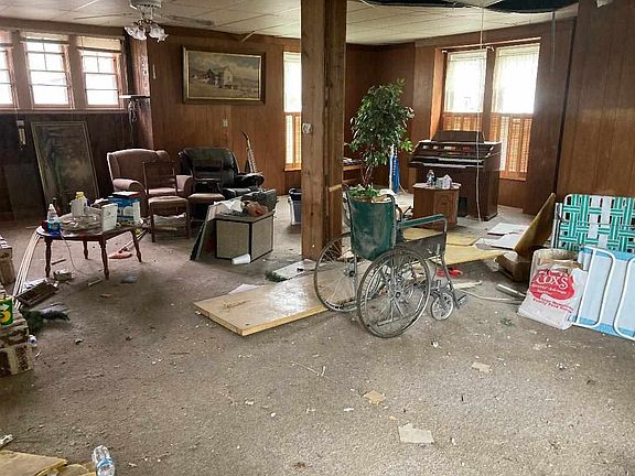 4th image of 204 Lincoln St