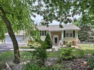 30 Ramblewood Dr, Etters, PA 17319