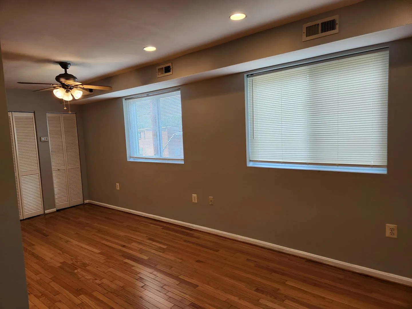 Sunny Deanwood 1 Bedroom — Photo 4