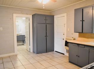 102 S Beauregard St, Alvin, TX 77511
