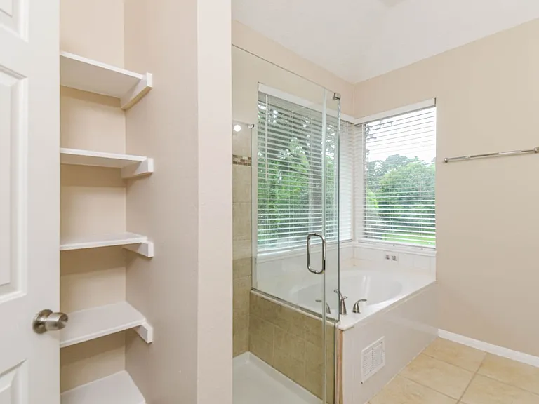 9523 Tallow Tree Dr — Photo 18