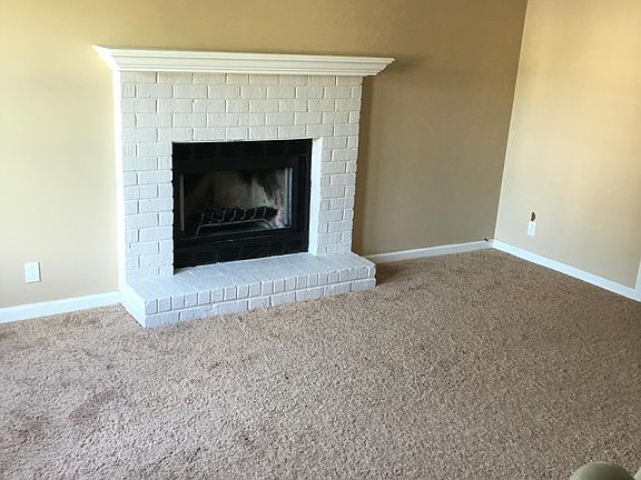 3rd image of 914 Ilawood Dr