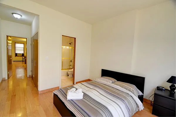 Rented by Smart City Real Estate LLC | media 12