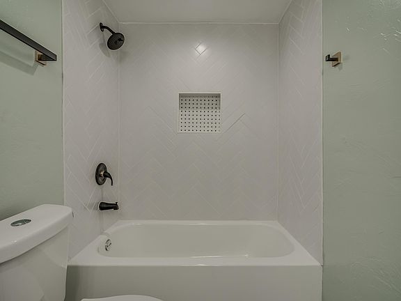 4th image of 3008 Robin Ridge Rd