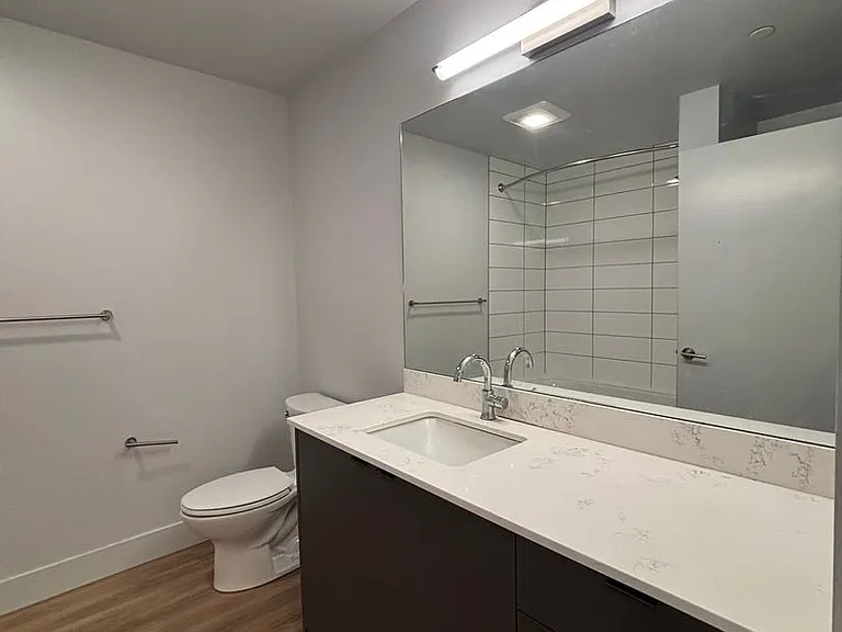 Adell Apartments — Photo 34