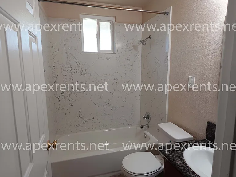 4116 Stephen Dr — Photo 3