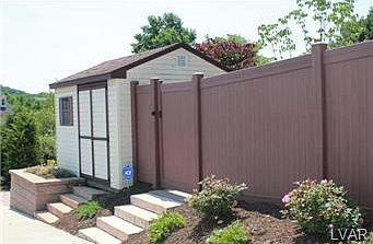 4th image of 3002 Eisenhower Dr