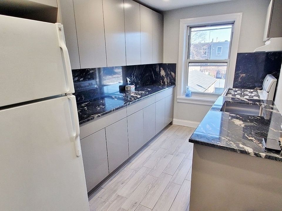 1st image of 22-15 26th St #2R