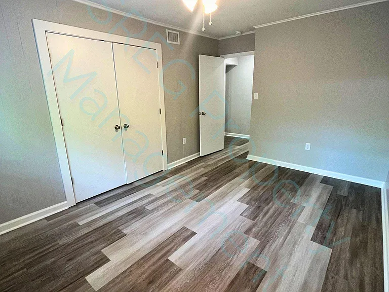 1904 Washington Ave — Photo 10