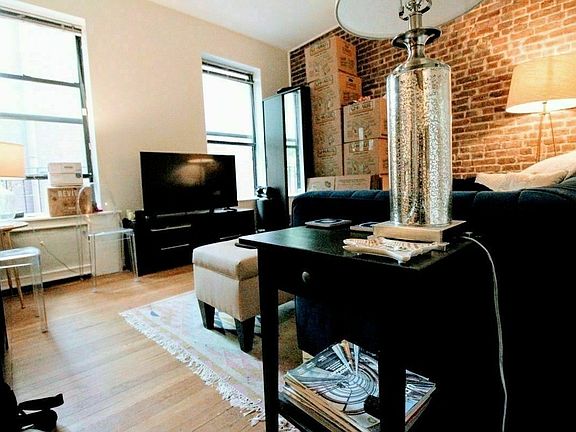 3rd image of 487 Columbus Ave APT 3R