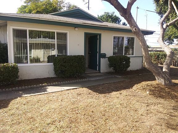 2nd image of 4954 Clairemont Sq