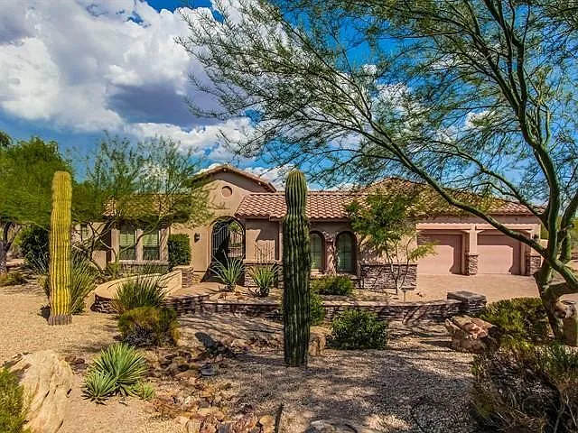 36651 N Porta Nuova Rd — Photo 4
