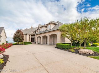 37770 Lakeshore Dr, Harrison Township, MI 48045