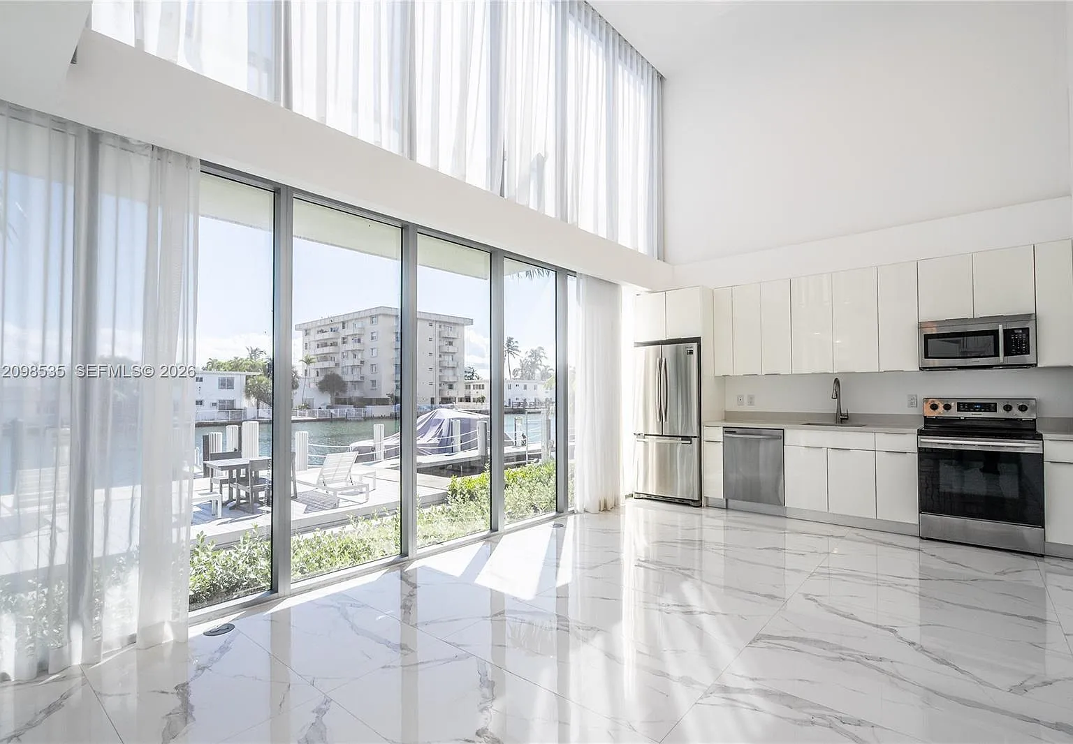 Biscayne Beach Sub — Photo 2