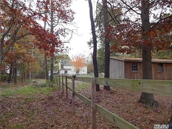 3rd image of 52 Woodland Ave