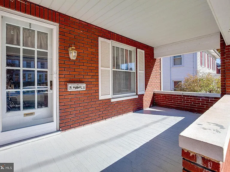 84 W Green St — Photo 2