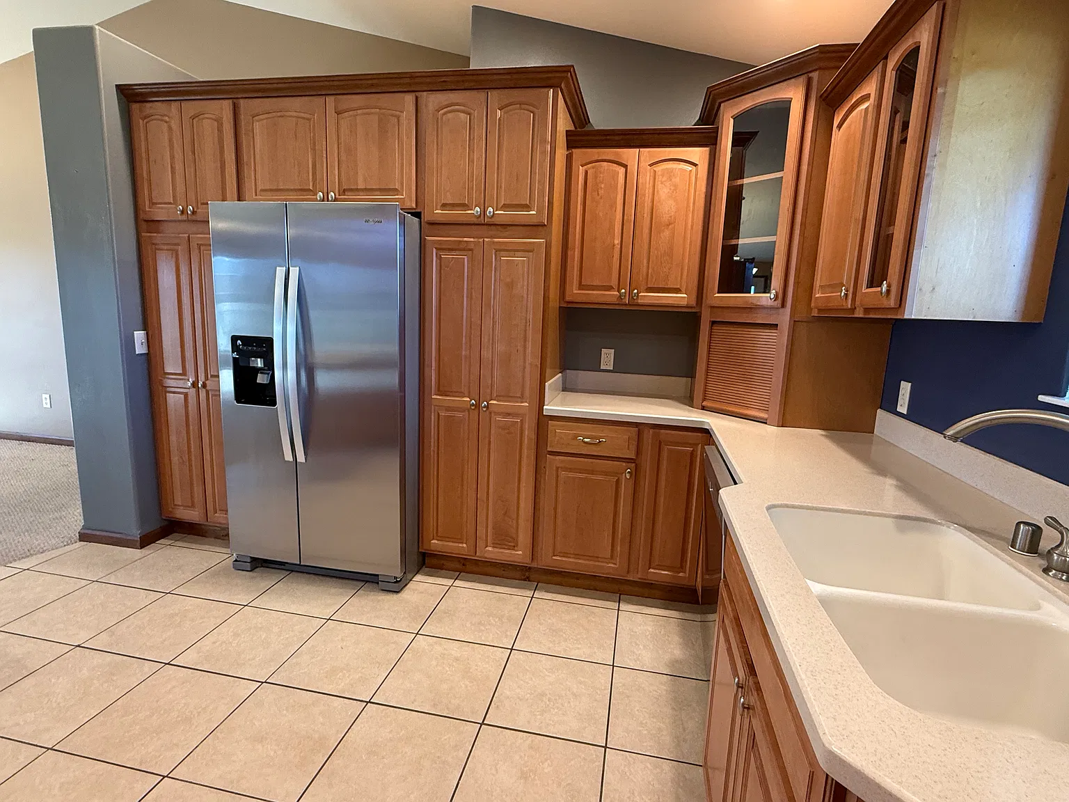 5 bed, 3600 sqft, $3,200 — Photo 4