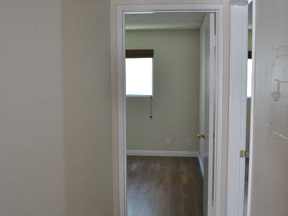 4th image of 18555 Collins St APT C17