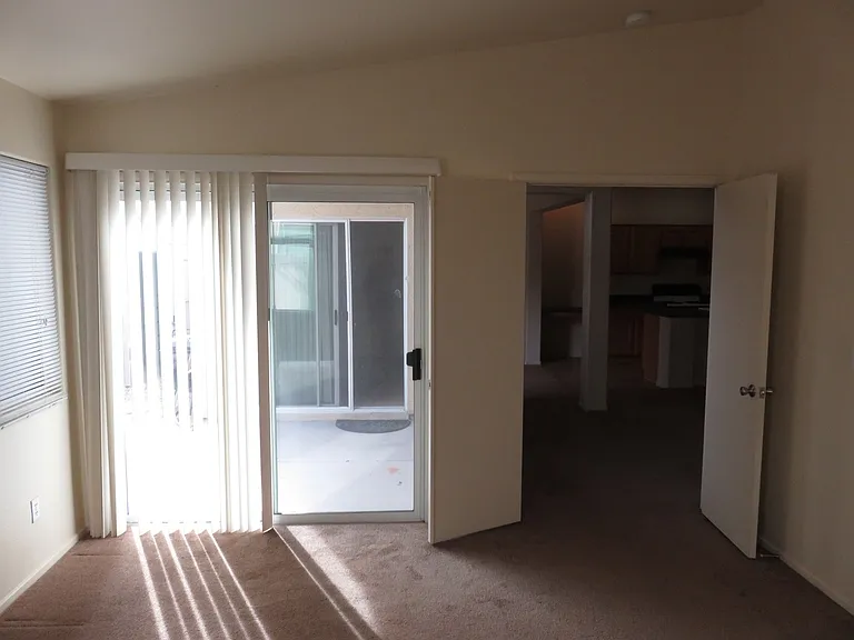 3358 Glacial Lake St — Photo 8