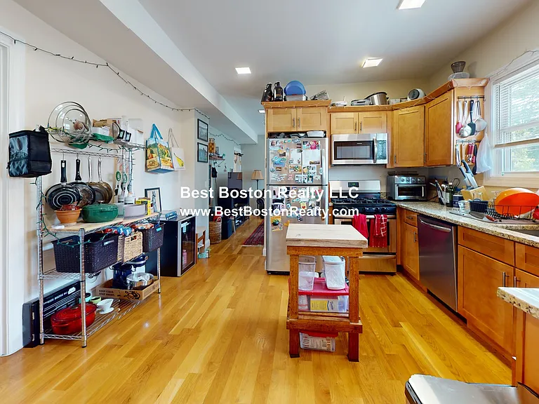 317 Main St #2 — Photo 3