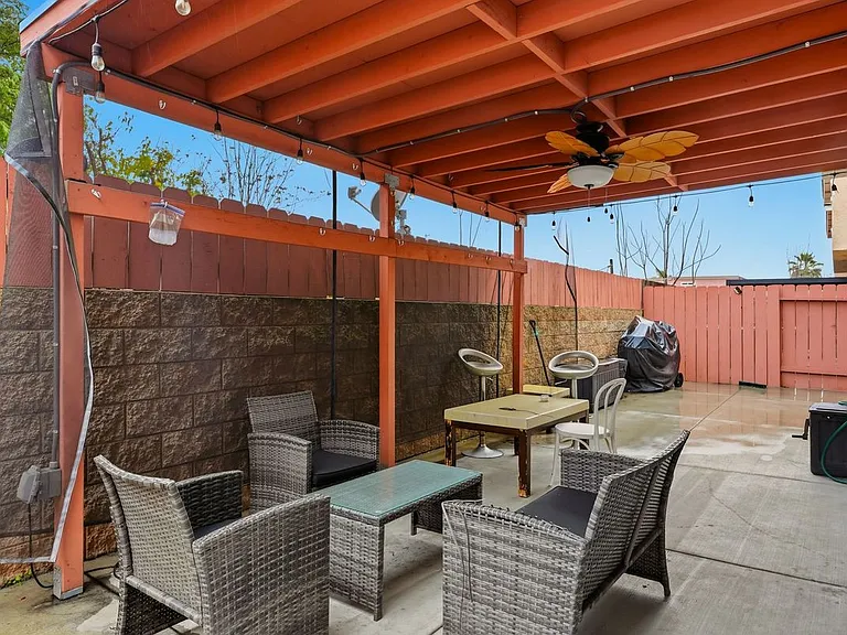522 Mary Ln — Photo 9